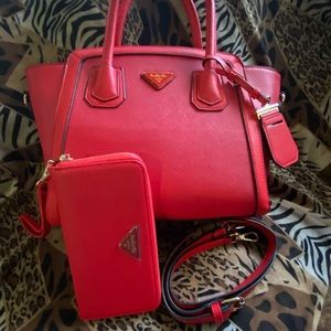 Red Isabelle handbag with matching wallet - 16’ wide x 10’ height.
